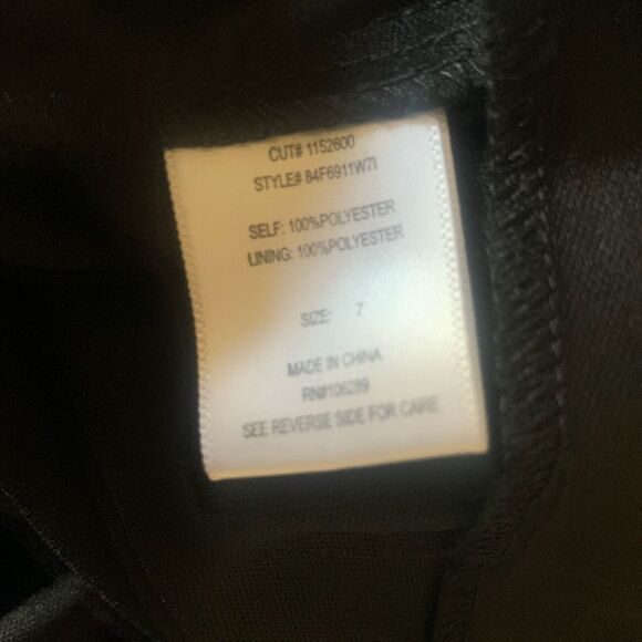 NWT TRIXXI JUNIOR'S 3/4 SLEEVE FLORAL‎ SLIT BACK DRESS WITH BUILT IN LINER 7 - Picture 6 of 7